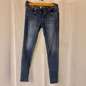 Size 6R American Eagle Super Stretch Jeggings Medium-Dark Wash